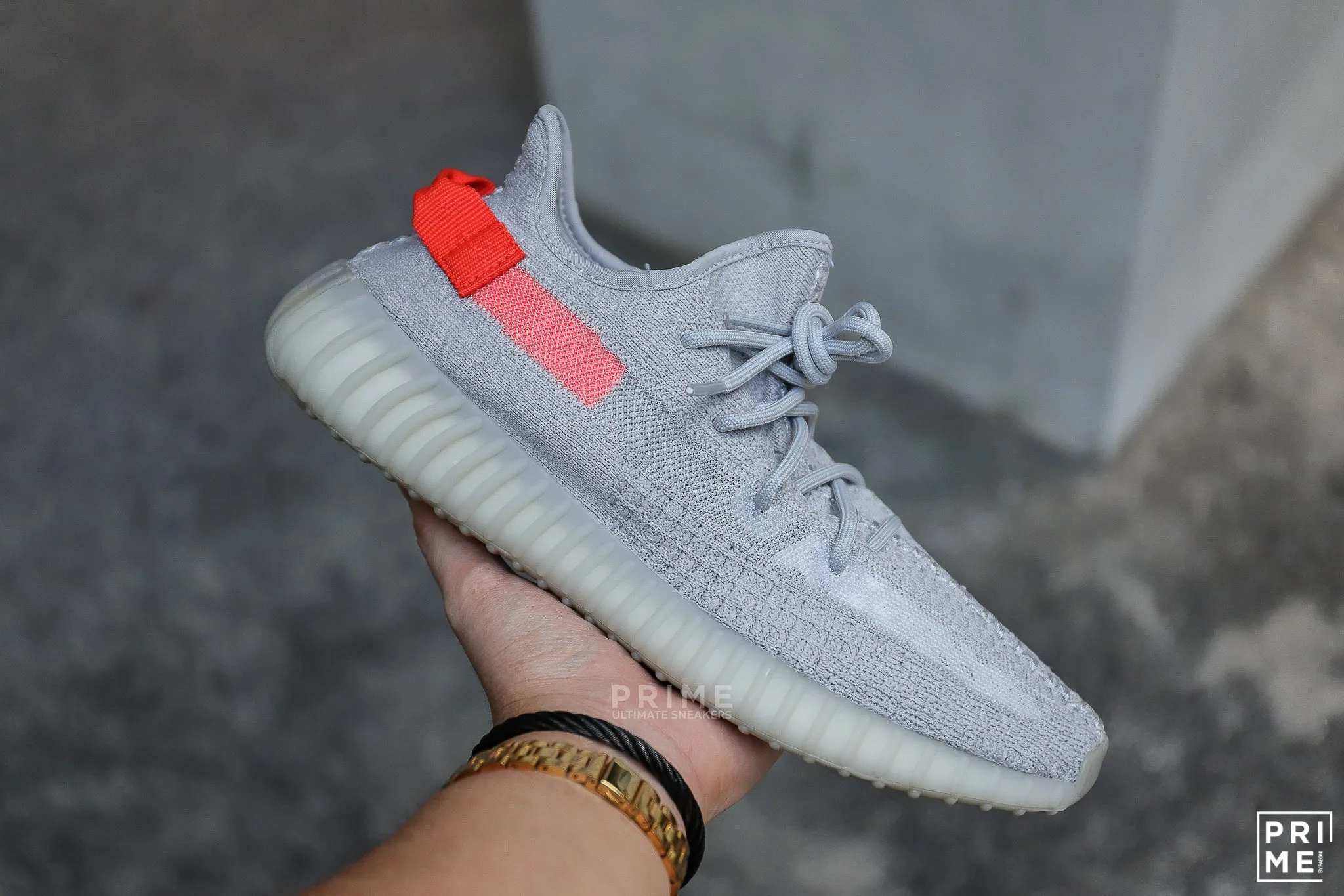 Yeezy 350 v.2 Tail Light  (FX9017)